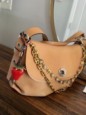 VINTAGE Coach Tan Leather Shoulder Bag